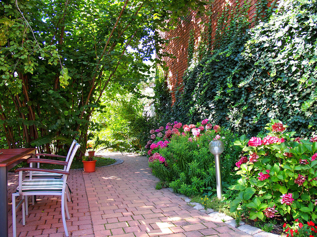 Burg Hotel - Gartenbereich